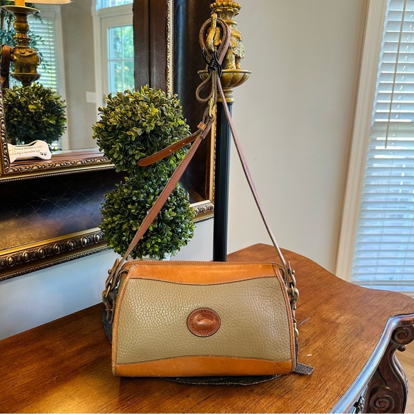 🛍️🛍️ AUTHENTIC DOONEY & BOURKE TOUPE / BROWN CROSSBODY BAG 🩷 💼 GOOD COND - Picture 1 of 11